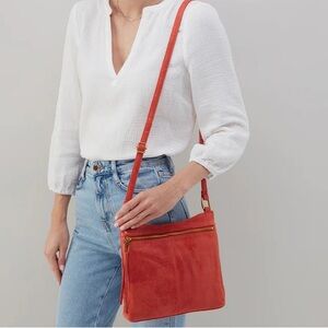 HOBO Cambel Leather Crossbody Bag - chili